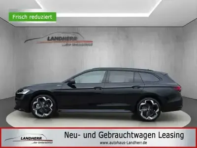 Neu Skoda Superb SportLine 193 PS (141 kW) 2025 Graphite grau Kombi