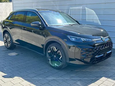 Neu VW T-Roc R-line 150 PS (110 kW) 2026 Grenadillschwarz metallic SUV