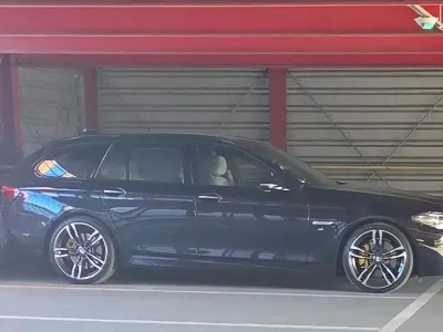 Gebraucht BMW 530 M Sport 258 PS (189 kW) 2014 Schwarz Kombi