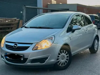 Gebraucht Opel Corsa 100 PS (73 kW) 2010 Silber Kleinwagen