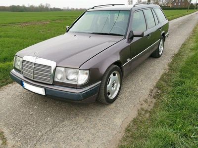 Second-hand Mercedes 200 136 CP (100 kW) 1993 Mov Break
