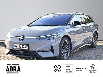 Grau Gebraucht 2025 VW ID.7 Pro Kombi | 47.880 € (Guter Preis)