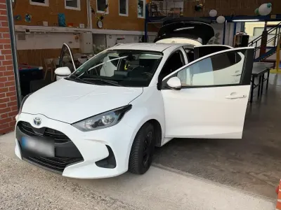 Gebraucht Toyota Yaris Hybrid 116 PS (85 kW) 2022 Weiß Kleinwagen