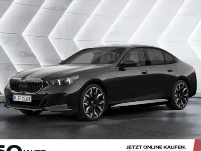 Ny BMW 550e 489 HK (359 kW) 2026 Sort Sedan
