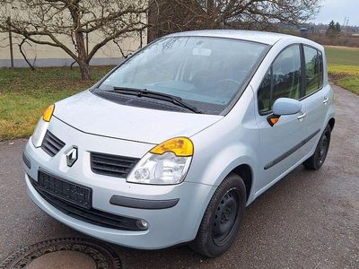 Grau Gebraucht 2005 Renault Modus Dynamique Van / Kleinbus | 2.800 € (Etwas zu teuer)