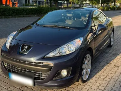Gebraucht Peugeot 207 CC Allure 120 PS (88 kW) 2013 Blau Cabrio
