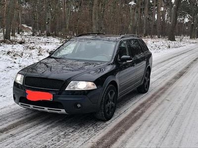 Schwarz Gebraucht 2008 Skoda Octavia Scout Kombi | 6.000 €