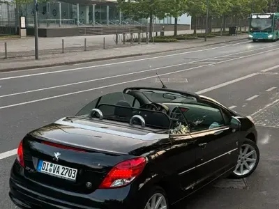 Gebraucht Peugeot 207 CC Roland Garros 120 PS (88 kW) 2010 Schwarz Cabrio