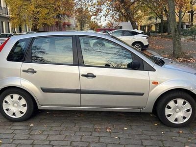 Gebraucht Ford Fiesta 60 PS (44 kW) 2006 Silber Kleinwagen