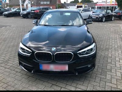 gebraucht BMW 118 i in zeitlosem Schwarz