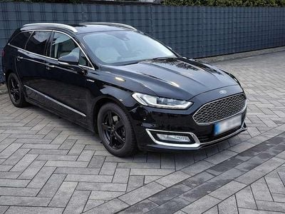 Gebraucht Ford Mondeo Vignale 211 PS (155 kW) 2015 Schwarz Kombi