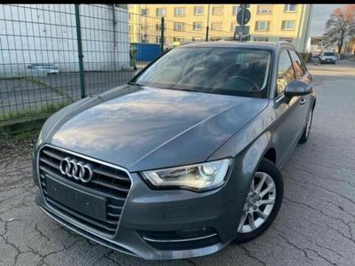 Grau Gebraucht 2013 Audi A3 Sportback Kleinwagen | 9.900 €