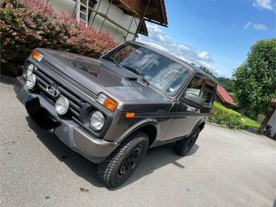 Lada Urban