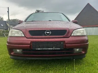 Usado Opel Astra 101 HP (74 kW) 1999 Vermelho Sedan