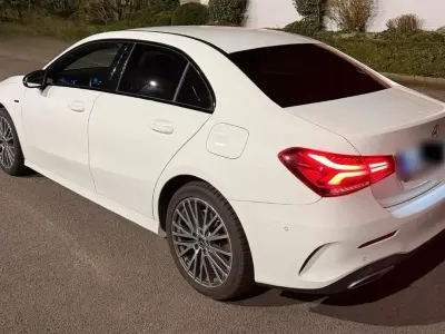 Używany Mercedes A250 218 KM (160 kW) 2020 Biały Sedan/Limuzyna
