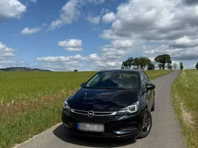 Gebraucht Opel Astra Edition 136 PS (100 kW) 2018 Blau Limousine
