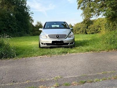 Mercedes B200