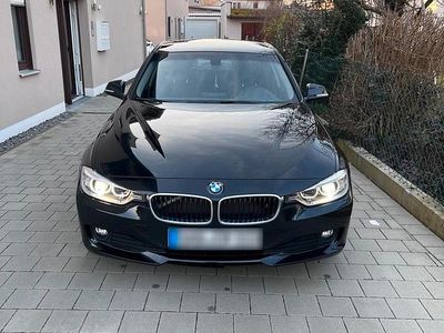 Gebraucht BMW 320 184 PS (135 kW) 2012 Schwarz Limousine