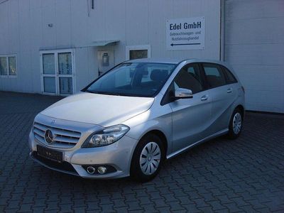 Usata Mercedes B180 122 CV (89 kW) 2014 Argento Monovolume