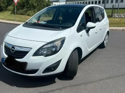 Gebraucht Opel Meriva 120 PS (88 kW) 2010 Weiß Van / Kleinbus