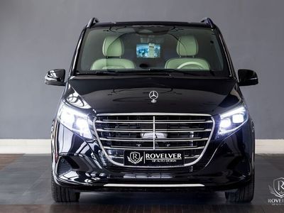 Gebraucht Mercedes V300 237 PS (174 kW) 2024 Schwarz Van / Kleinbus
