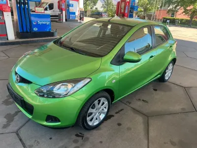 Gebraucht Mazda 2 75 PS (55 kW) 2009 Grün Kleinwagen