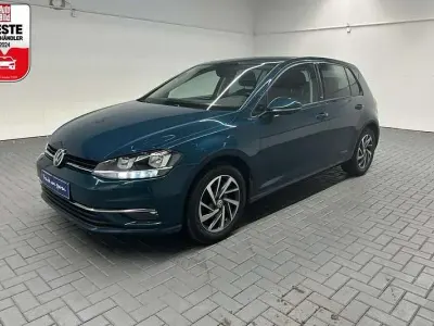 Gebraucht VW Golf VII Sound 110 PS (80 kW) 2017 Grün Limousine