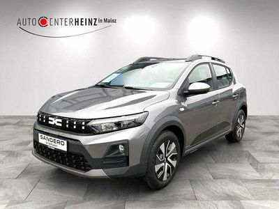 Neu Dacia Sandero Expression 110 PS (80 kW) 2026 Grau Limousine