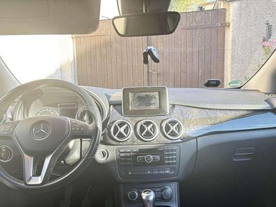 Mercedes B200