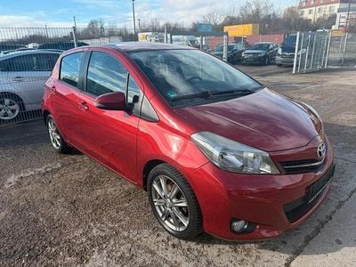 Gebraucht Toyota Yaris Club 99 PS (72 kW) 2012 Rot Kleinwagen
