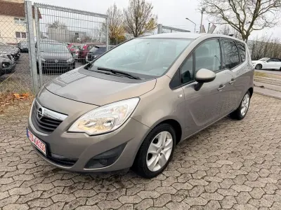 Gebraucht Opel Meriva Design Edition 101 PS (74 kW) 2010 Braun Van / Kleinbus