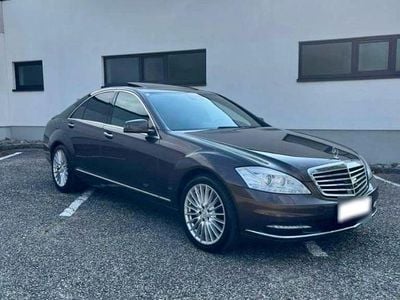 Gebraucht Mercedes S500 387 PS (284 kW) 2010 Braun Limousine