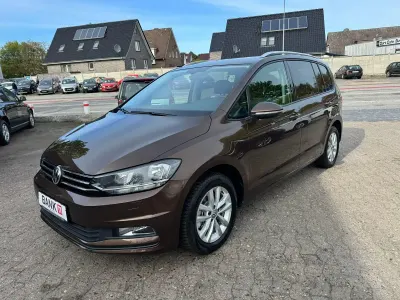 Gebraucht VW Touran Comfortline 116 PS (85 kW) 2016 Braun Van / Kleinbus