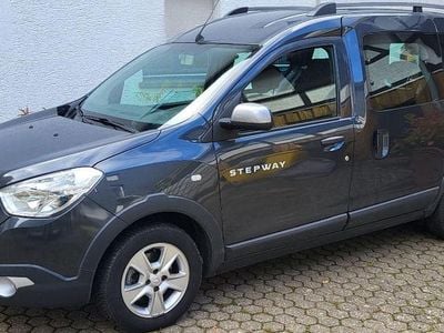 Gebraucht Dacia Dokker Stepway 131 PS (96 kW) 2021 Grau Van / Kleinbus