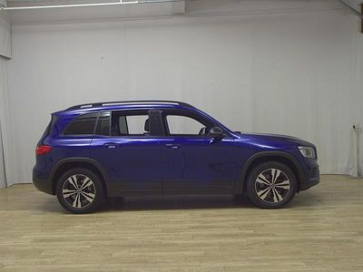 Mercedes GLB220