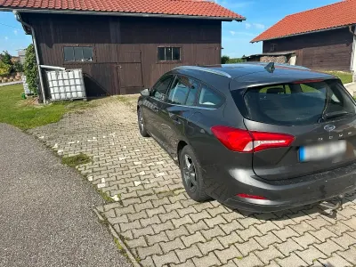 Gebraucht Ford Focus Titanium 150 PS (110 kW) 2020 Grau Kombi