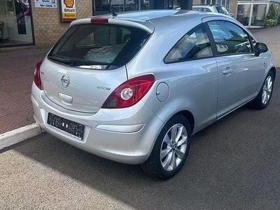 Second-hand Opel Corsa Edition 69 CP (50 kW) 2013 Argintiu Hatchback