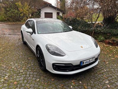 Porsche Panamera 4S