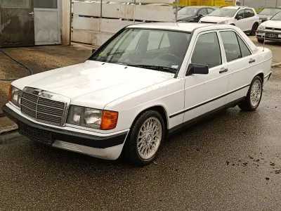 Usado Mercedes 190 118 CV (86 kW) 1986 Blanco Berlina