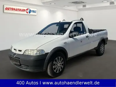 Usata Fiat Strada 63 CV (46 kW) 2005 Bianco