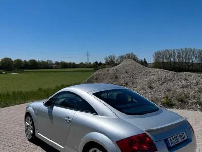 Używany Audi TT S-Line 225 KM (165 kW) 2001 Szary Coupe
