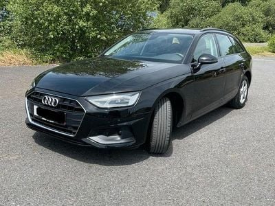 Gebraucht Audi A4 163 PS (119 kW) 2020 Schwarz Kombi