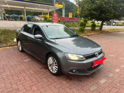 Gebraucht VW Jetta Highline 170 PS (125 kW) 2013 Grau Limousine
