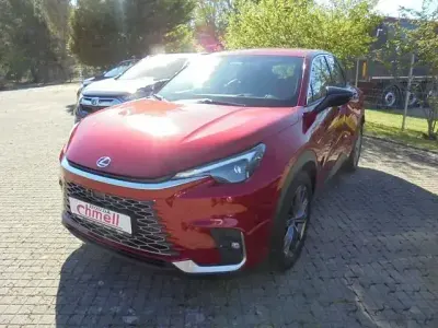 Gebraucht Lexus LBX 136 PS (100 kW) 2025 Rot SUV