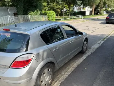 Gebraucht Opel Astra 105 PS (77 kW) 2005 Silber Limousine