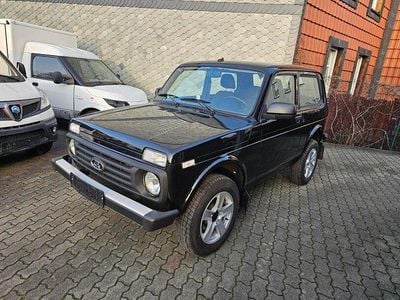 Gebraucht Lada niva 83 PS (61 kW) 2025 Schwarz SUV