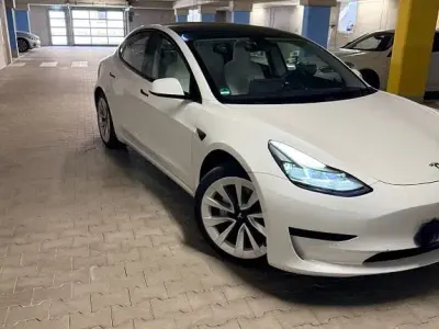 Gebraucht Tesla Model 3 Standard Range Plus 239 kW (325 PS) 2021 Weiß Limousine