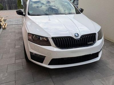 Gebraucht Skoda Octavia RS 220 PS (161 kW) 2015 Weiß Kleinwagen