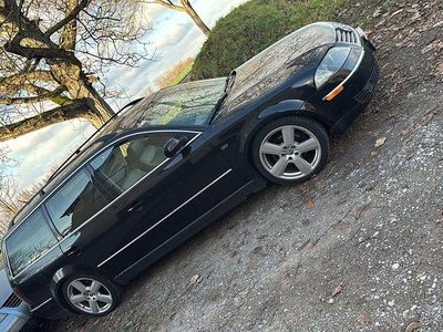 Schwarz Gebraucht 2003 VW Passat Highline Kombi | 4.250 € (Teuer)