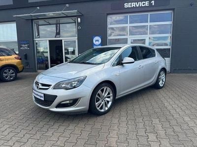 Silber Gebraucht 2013 Opel Astra Sport Limousine | 6.800 € (Fairer Preis)